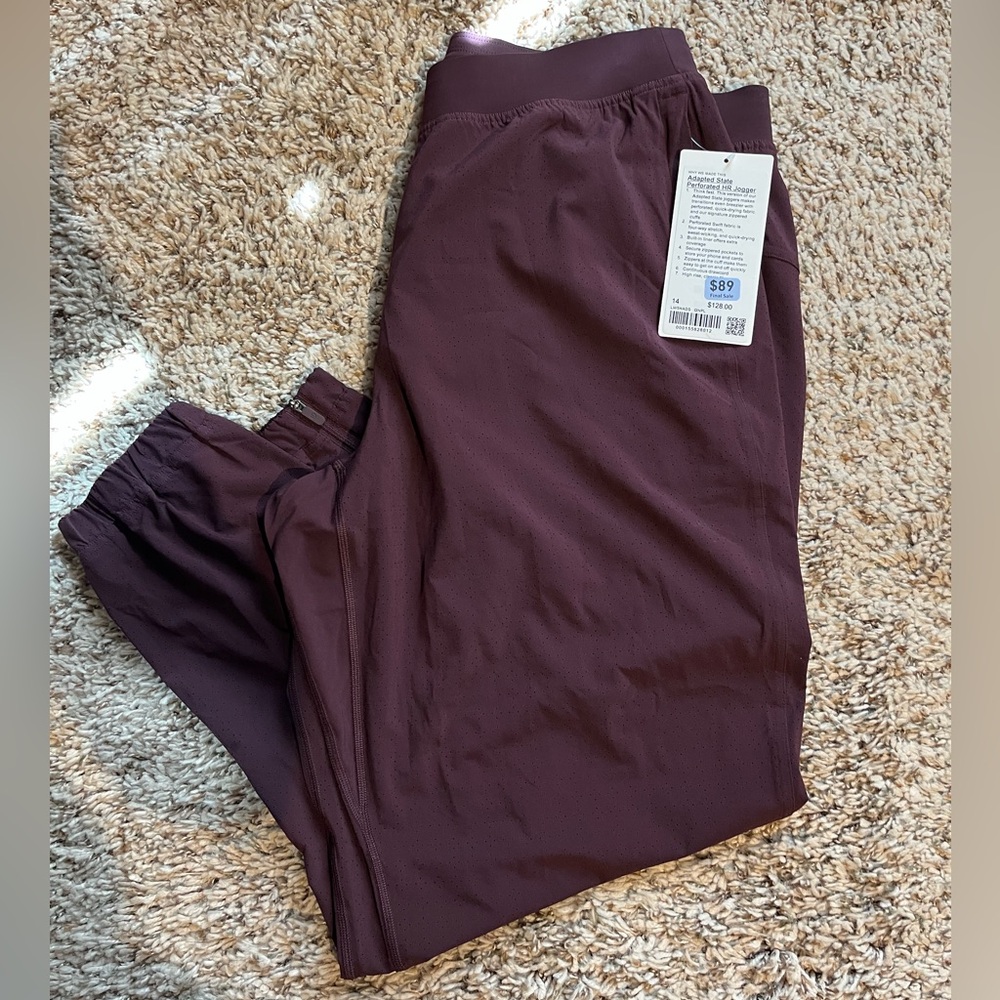 Good night plum lululemon adapted state perforated HR
Joggers size 14